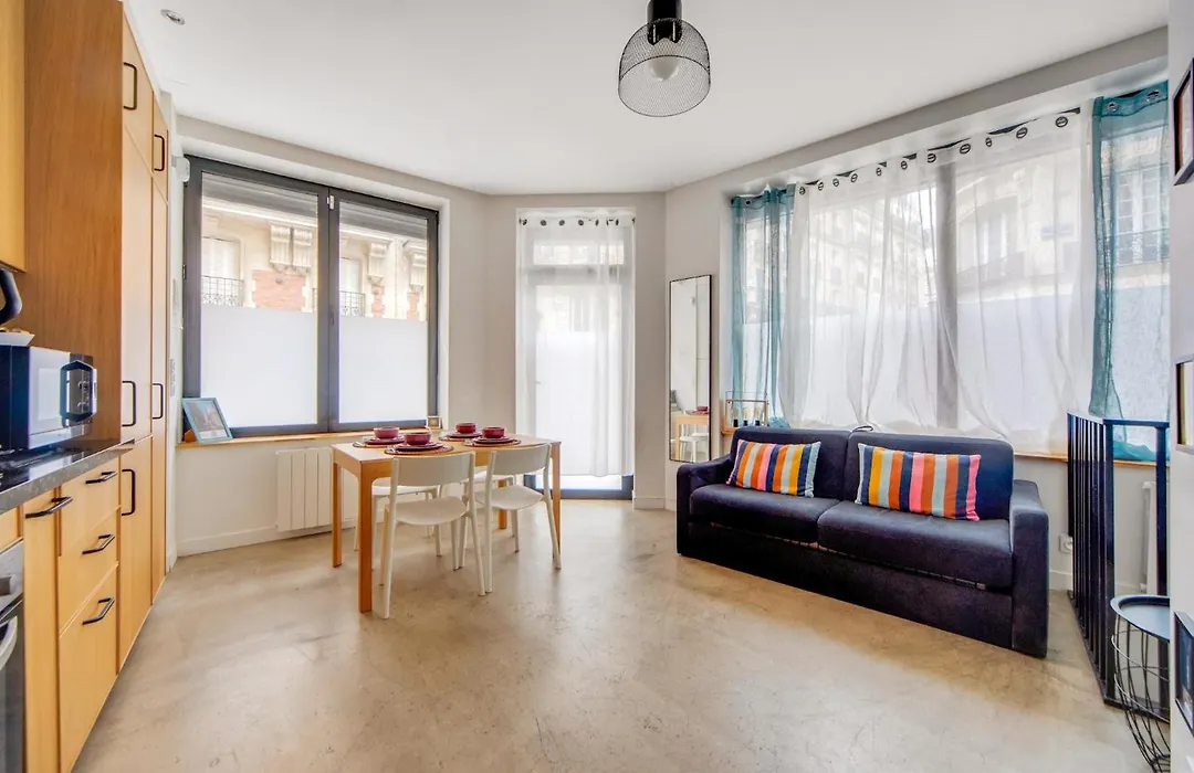 Large Flat Very Close To Montmartre-1