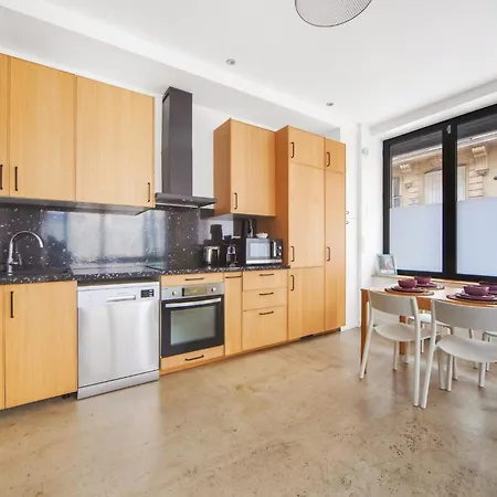 Large Flat Very Close To Montmartre-2